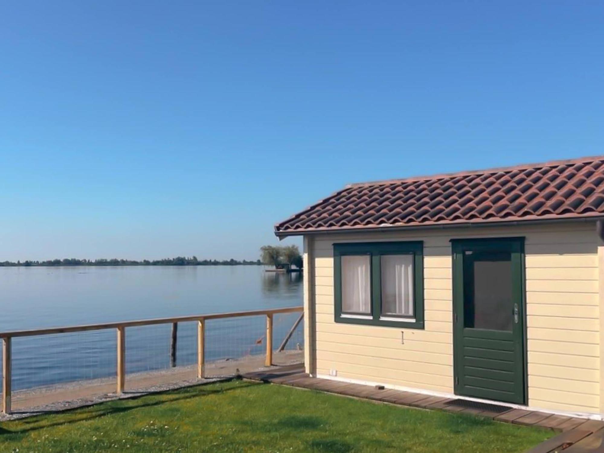 Visserslust Rooms, Apartments And Houseboats Vinkeveen Exterior photo